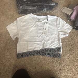 Calvin Klein Jeans Womens French Terry Logo Crop Top